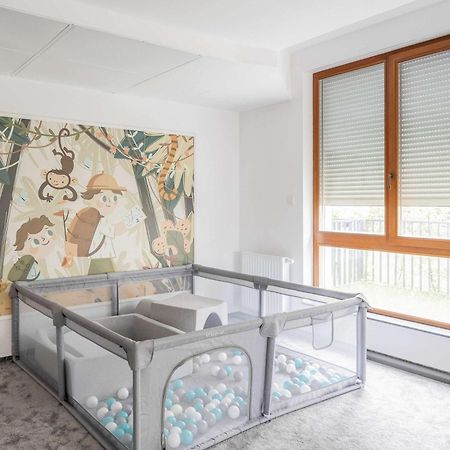 Apartment Sarmacka Wilanow With Parking, Sauna & Gym By Noclegi Renters 바르샤바 외부 사진